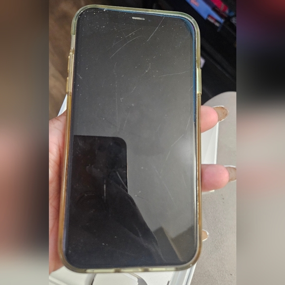 Apple iPhone 11 - Purple - Picture 3 of 4